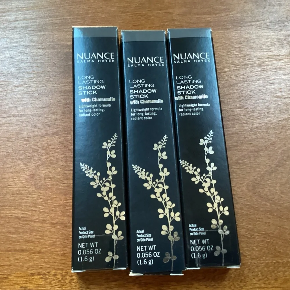 NUANCE SALMA HAYEK Long Lasting Shadow Stick with Chamomile, Sparkling Charcoal